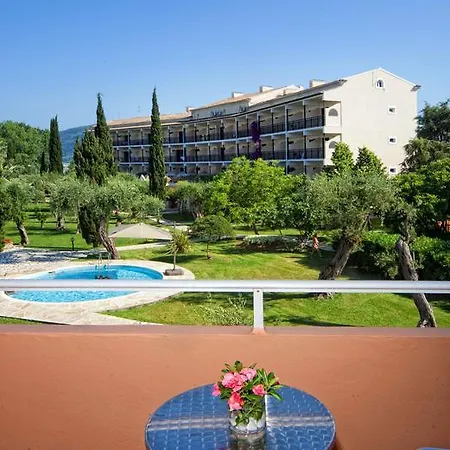 Delfinia ホテル 4*
