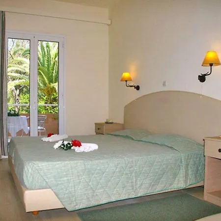 Delfinia ホテル 4*