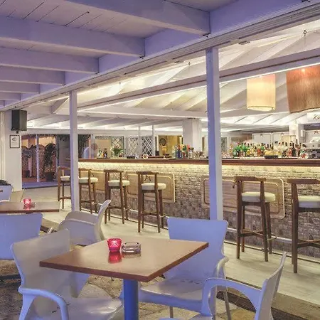 Delfinia Hotel