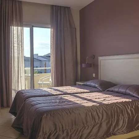 Delfinia 4* Moraḯtika
